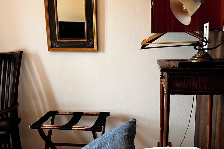 Room 9 of 30