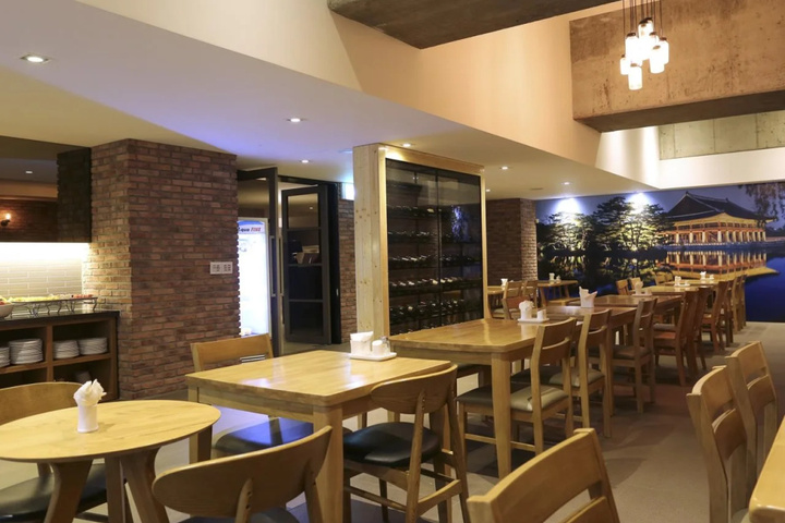 restaurant