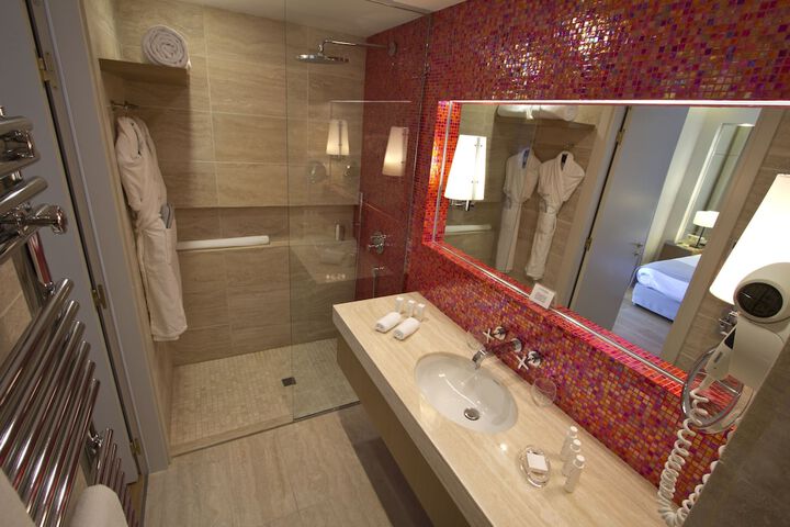 Room 29 of 82