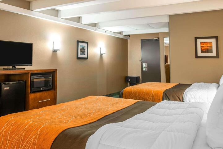 2 Double Beds (6 of 19)