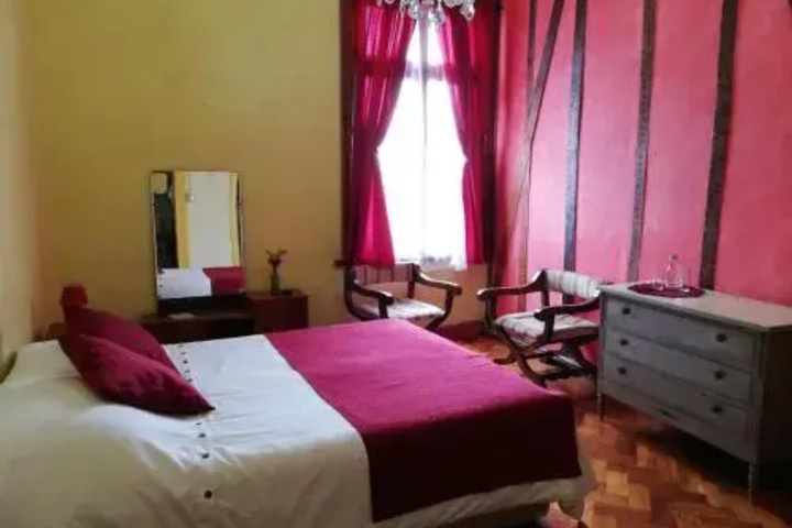 Room 2 of 16