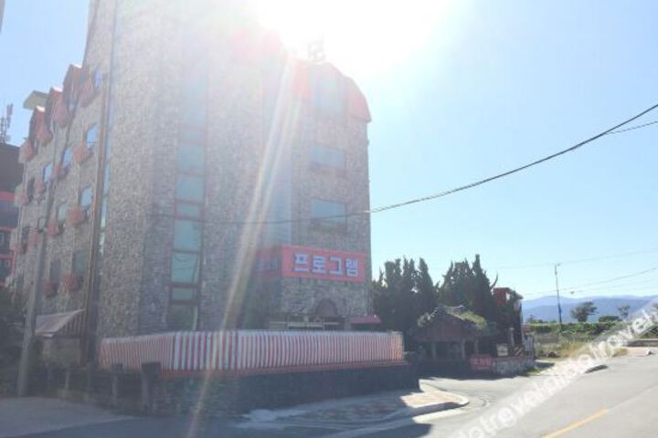 Hotel 2 of 7