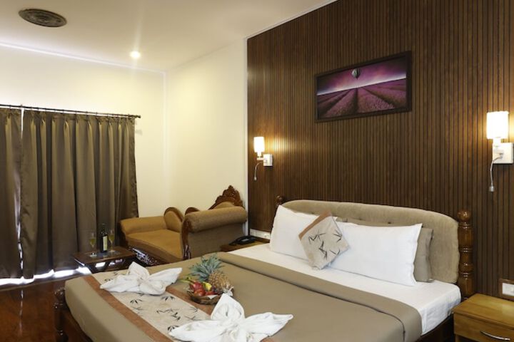 Room 16 of 100