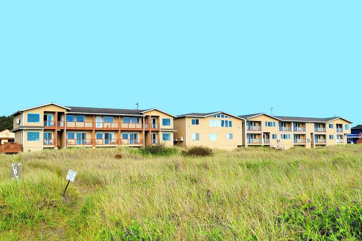 Exterior of Moonstone Beach Motel