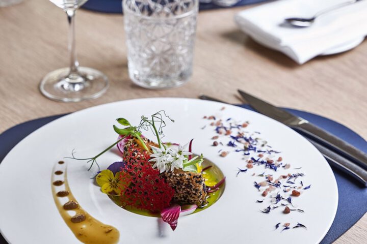 Dining 52 of 72