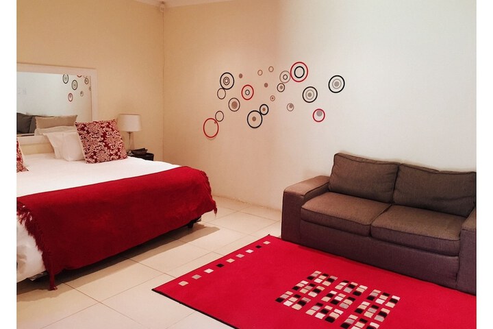 Room 6 of 33