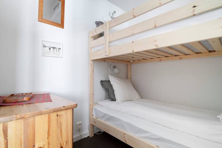 Room 42 of 865