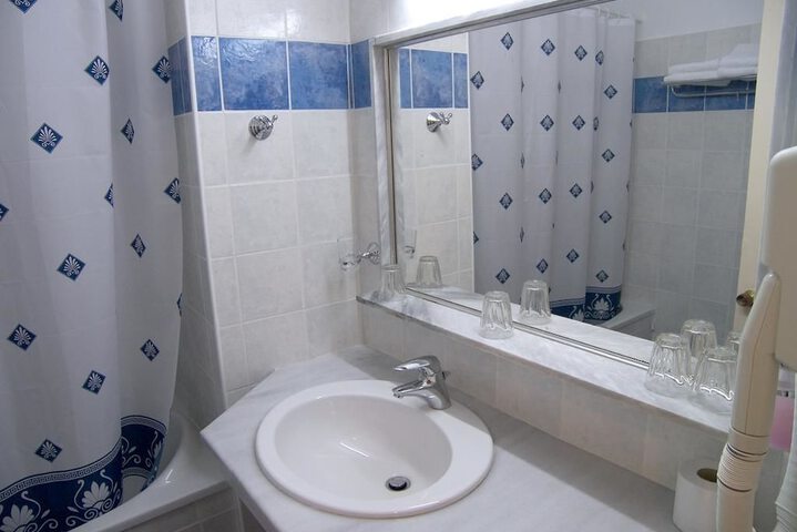 Room 11 of 26