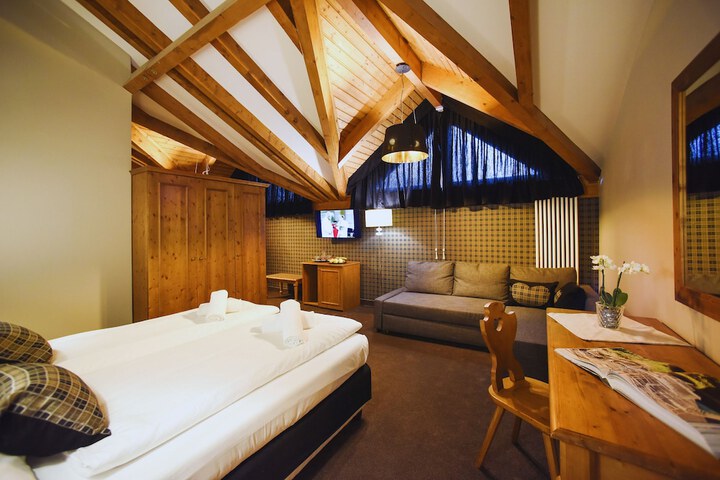 Room 13 of 48