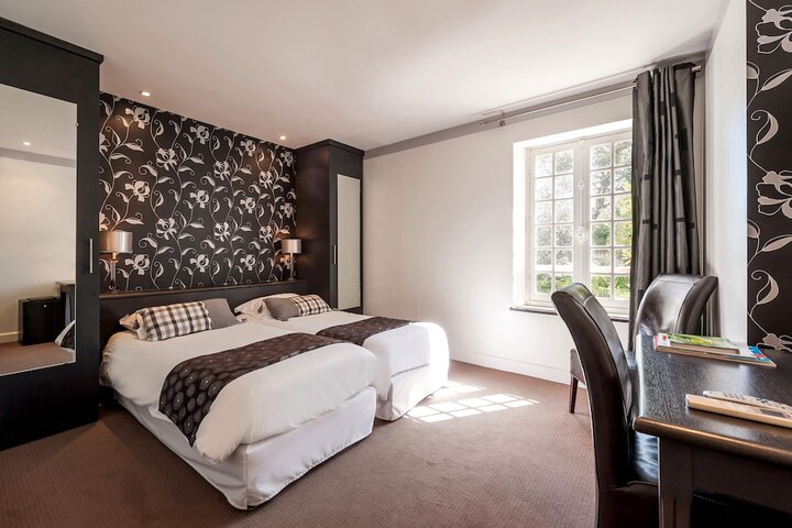 Room 4 of 39