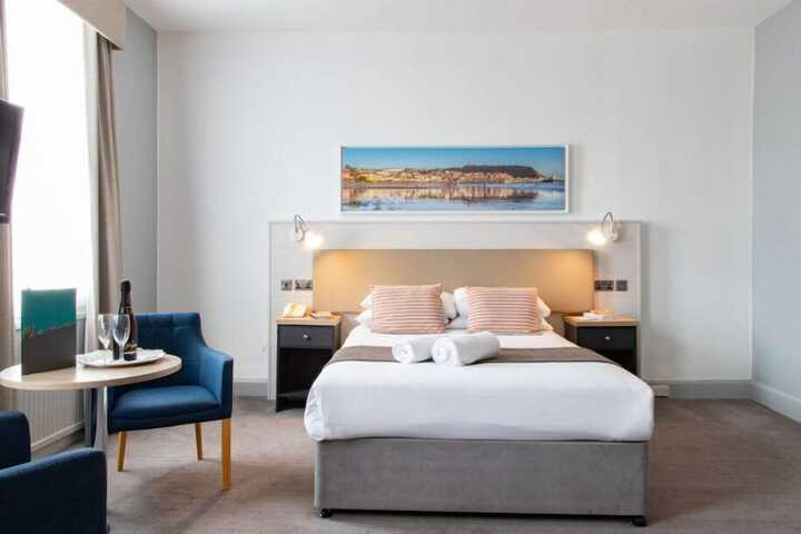 Room 25 of 62