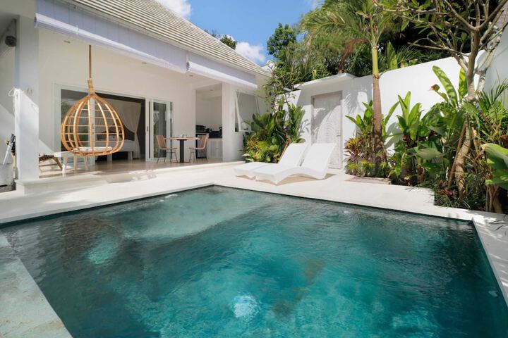 Pool 21 of 29