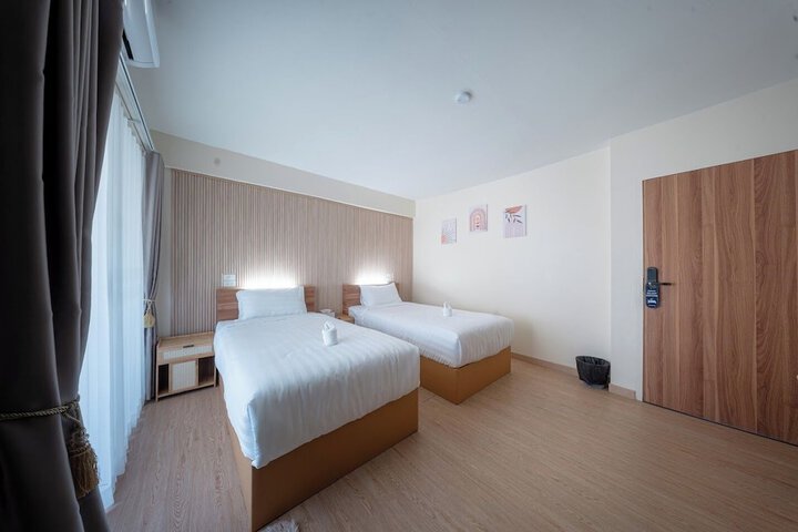 Room 16 of 97