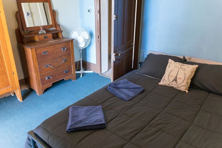 Room 3 of 18
