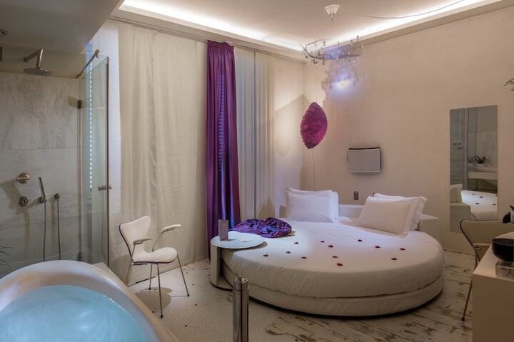Room 10 of 74