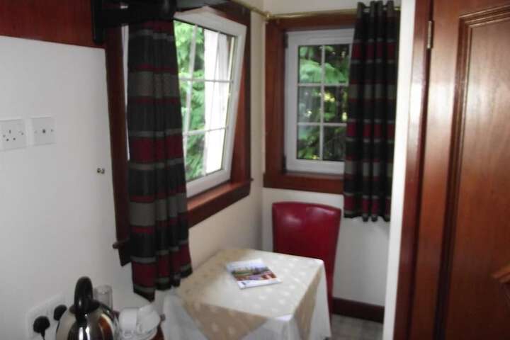 Room 3 of 43