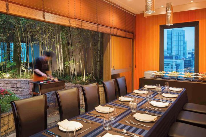 Dining 48 of 75
