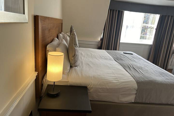 Room 22 of 43