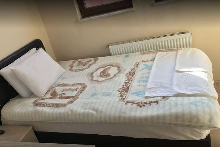 Room 3 of 12