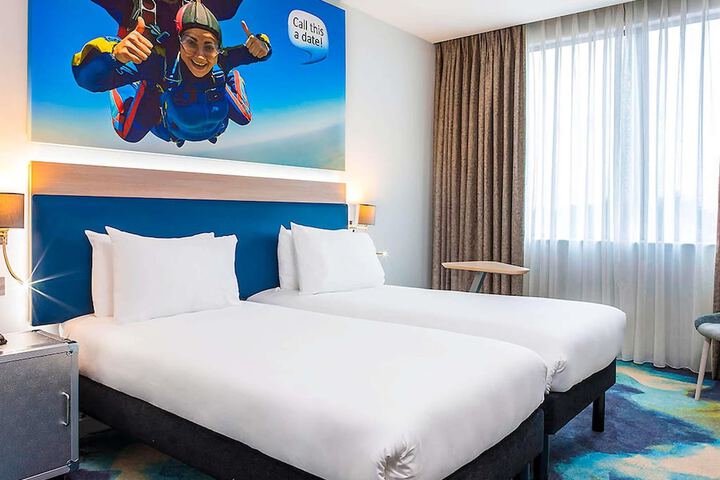 Room 13 of 44