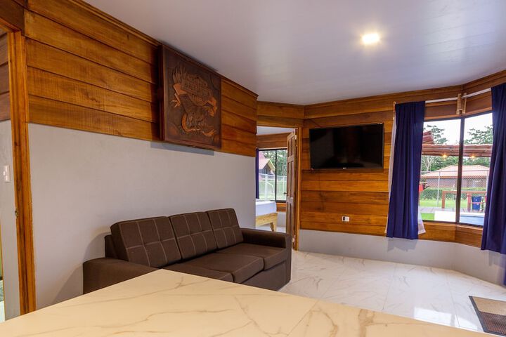 Room 6 of 17
