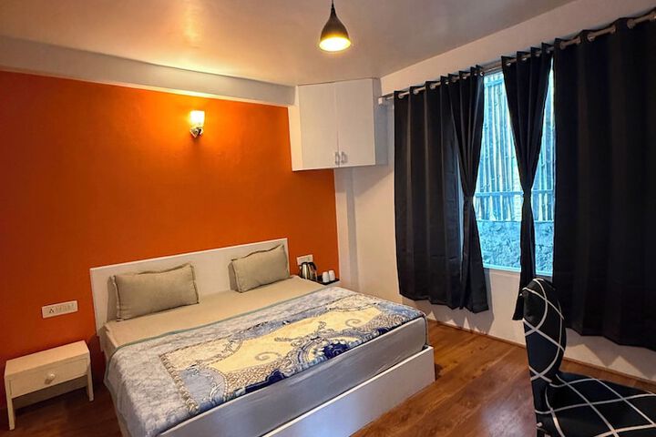 Room 3 of 13