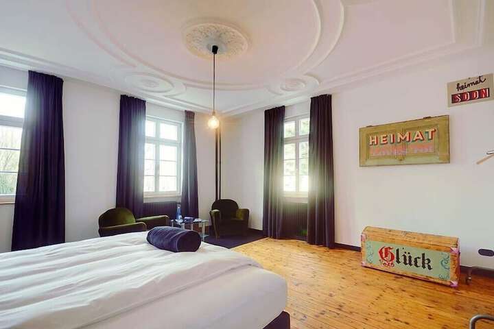 Room 9 of 79