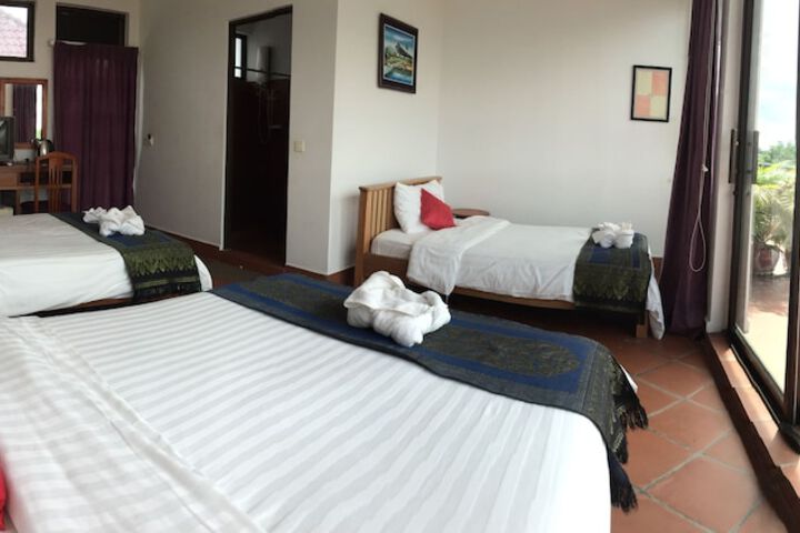 Room 9 of 50