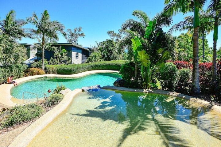 Pool 54 of 66