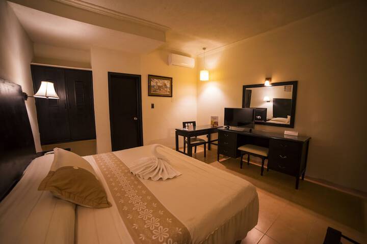 Room 13 of 36