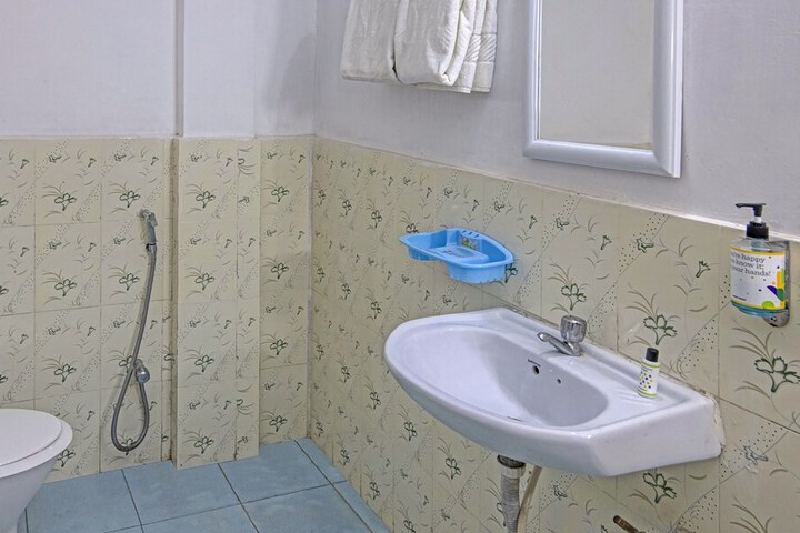 Room 18 of 32