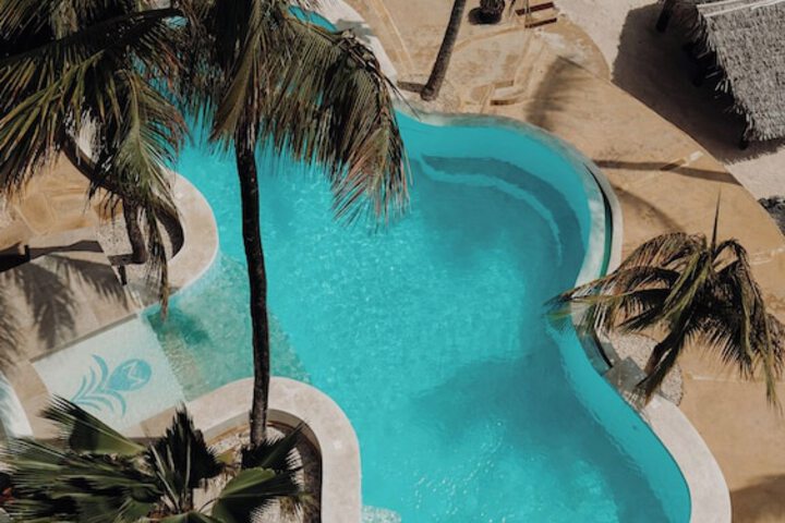 Pool 43 of 95