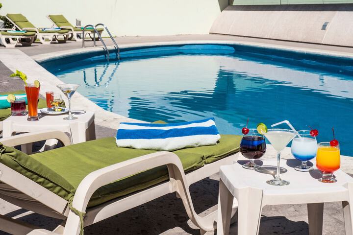 Pools & Facilities