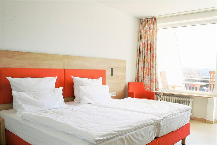 Room 6 of 40