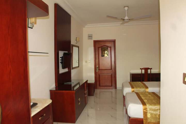 Room 16 of 39