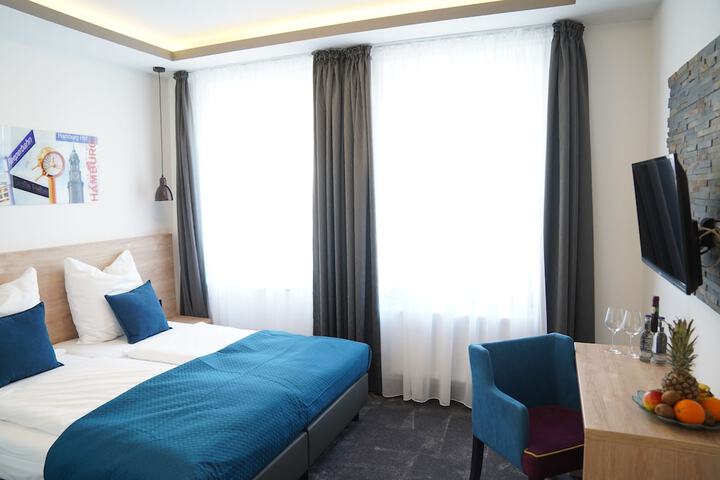 Room 4 of 36