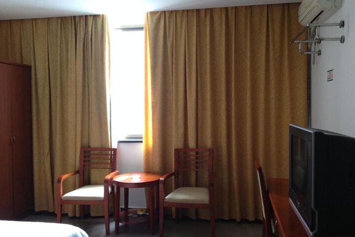 Room 10 of 41