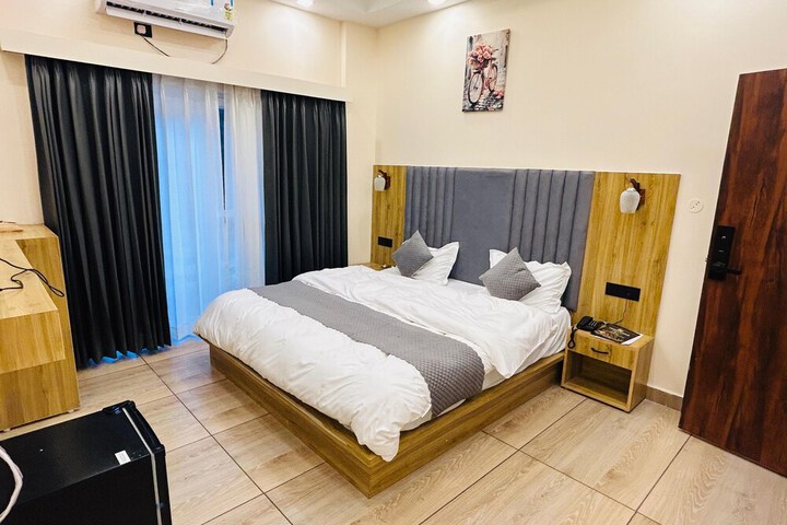 Room 11 of 51