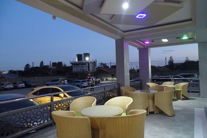 Lounge 93 of 112