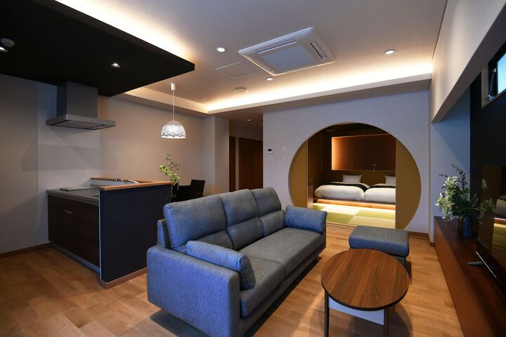 Room 15 of 114