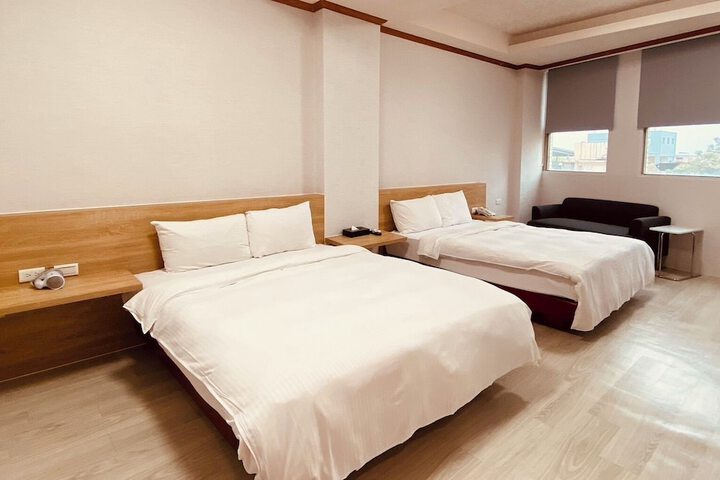 Room 21 of 38