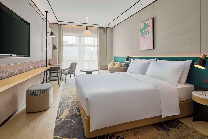 Room 8 of 42