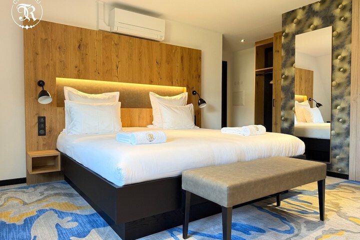 Room 51 of 217