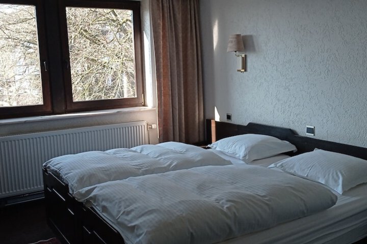 Room 3 of 6