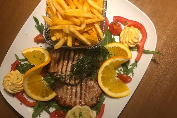 Dining 23 of 42