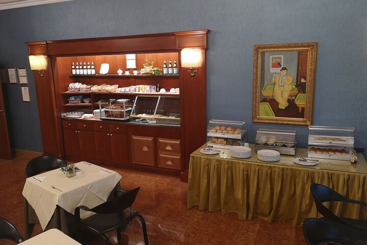 Breakfast/Coffee Service 15 of 28