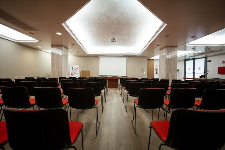 Business Center 54 of 79