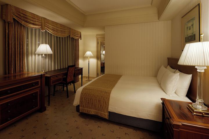 Room 6 of 43