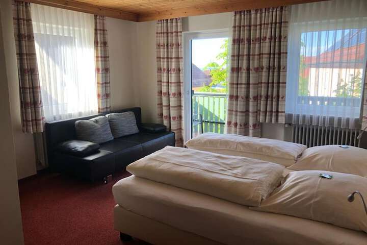 Room 2 of 40