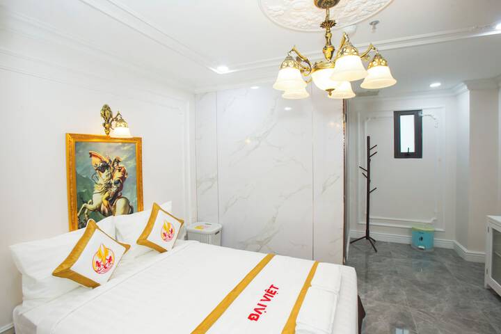 Room 15 of 307